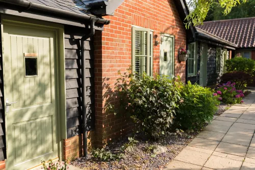 The Foxes Den Coffee House and Rooms - Homestays