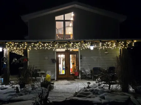 Rising Spirit Bed & Breakfast Отели рядом с достопримечательностью «Ганараска Форест»