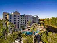 Comfort Suites Maingate East - parking