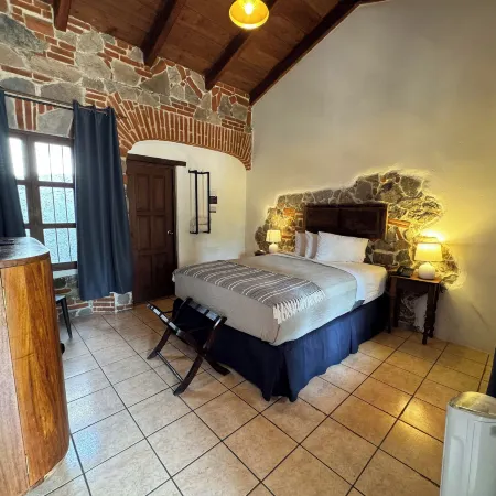 Hotel Cacique Real Hotels in Antigua Guatemala
