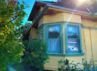 Wine Country 1-bedroom retreat with WiFi, AC in charming Cloverdale Hotels in Cloverdale