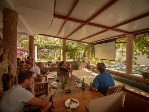 Apartments and Rooms Levantin Inn Отели рядом с достопримечательностью «Королевский пляж»