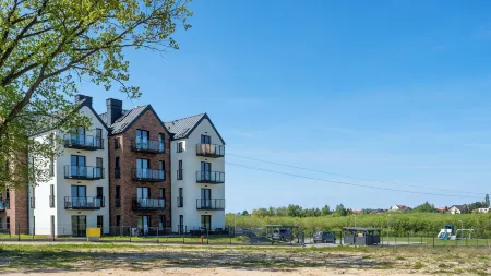 Na Różanej, Sun & Snow Отели рядом с достопримечательностью «Bagicz Kołobrzeg Airfield»