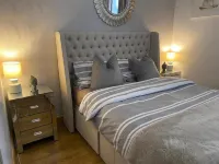 Welsh Retreat with Stunning Views, Sleeps Upto 4 Các khách sạn ở Nelson