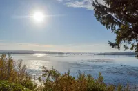Bay Bridge Motel Hotels in North Bend