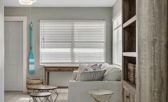 Modern Apt Near Beach – Views Wi-Fi