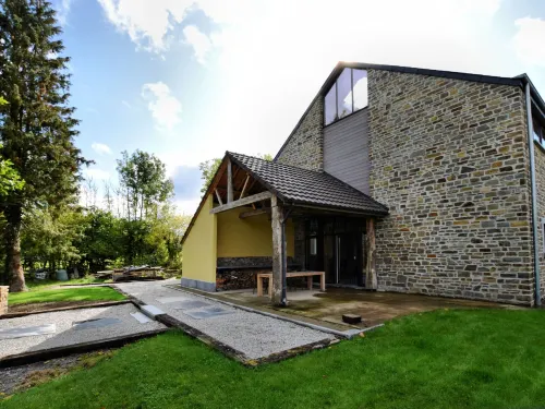Pleasant Holiday Home in Erezée Ardennes with Hot Tub, Sauna - Homestays