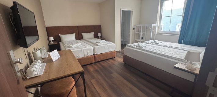 Hotel Capitol Zentrum - 24h - Hotels in Friedrichshafen