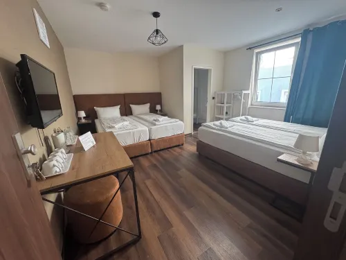 Hotel Capitol Zentrum - 24h -