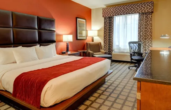 史密斯堡I-540舒適套房酒店