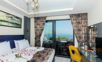 The Magnaura Palace Hotel