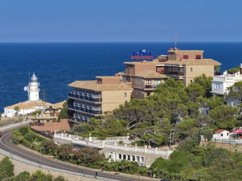 Aparthotel El Faro