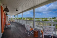 The Sandpiper Inn & Cottages Hotels in Schooner Bay