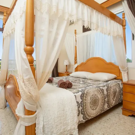 Sun Beach Villa Thio Large Private Pool Walk to Beach A C Wifi Car Not Required - 2840
