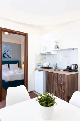 City Plaza Apartments & Rooms - 3-Star