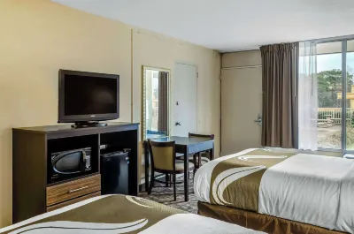 Quality Inn University Area Các khách sạn ở Troy