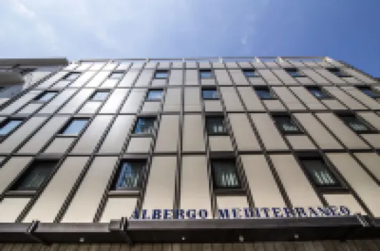 โรงแรมเมดิแตร์ราเนโอ