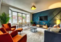 Poets Apartment with Free Parking by My Getaways