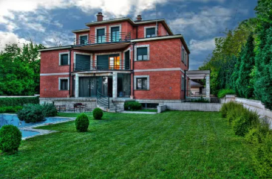 The Belgrade Hills Rooms and Suites