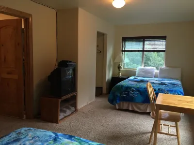 Twin Peaks Lodge and RV Park Hotels in Бэр-Крик