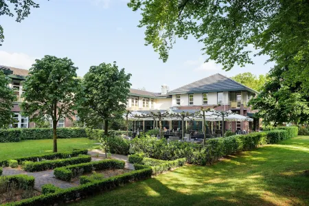 Parkhotel Tjaarda Отели в г. Волвега