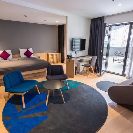 Hotel Academia Отели рядом с достопримечательностью «Улица Ткалчичева»
