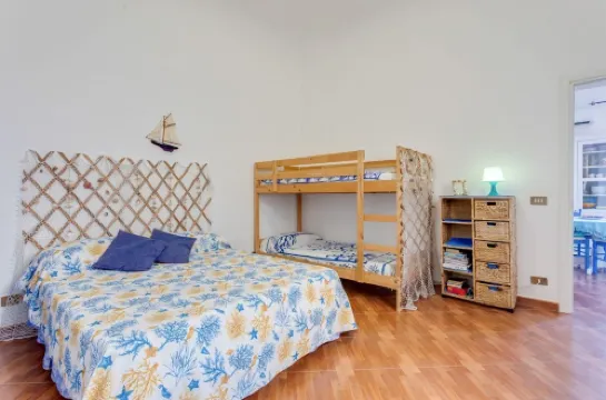 GuestHost - Trapani Seaview Apartment