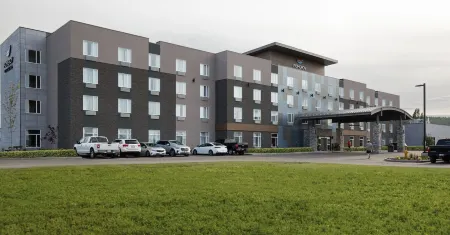 Pomeroy Inn & Suites Prince George