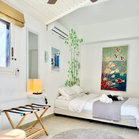 Villasonboard Dock Villa 3 Bed, 3 Bath, Canal, Greek Venice Porto Hydra Hôtels à : Porto Heli
