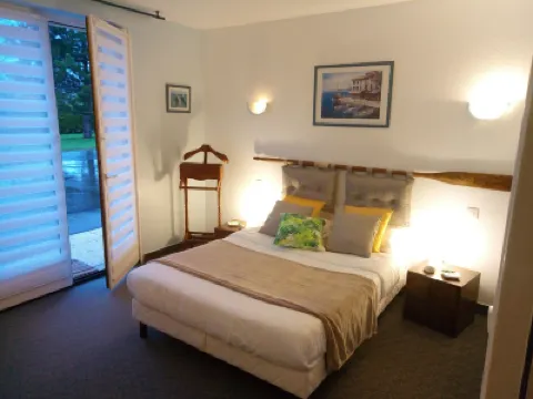 La Jacotière Hotels near Eglise Notre-Dame de Pontorson