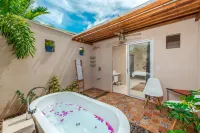 La Ramona Charming Hotel - Bathtub