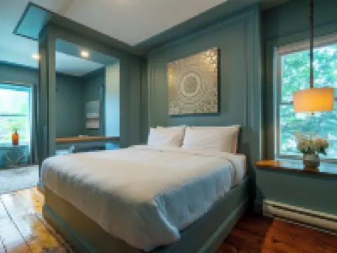 Auberge Nuits de St-Georges Hotels in Bromont