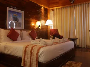 Sandyy Wavess Beach Resort