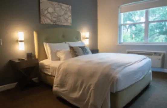 The EO Inn - Downtown Orlando Hotels near Lake Eola Park