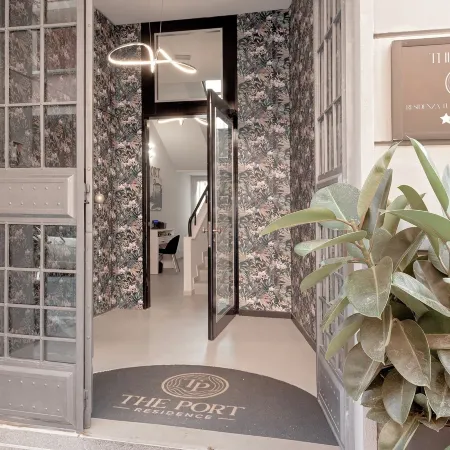 The Port Residence Отели рядом с достопримечательностью «Стадион имени Армандо Пикки»