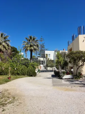 Zinovia Hotels in Daratso