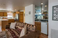 Lower Cascades Hotels in Yosemite West