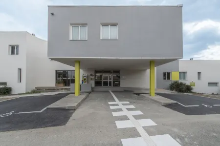 B&B Hôtel Orange Отели в г. Оранж