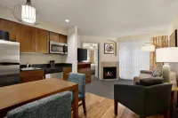 Homewood Suites by Hilton Kansas City - Airport - 3-Star