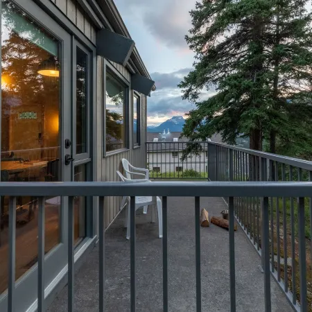 Tunnel Mountain Resort