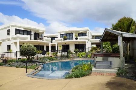 Ocean Breeze Resort Pauanui Отели в г. Пауануй