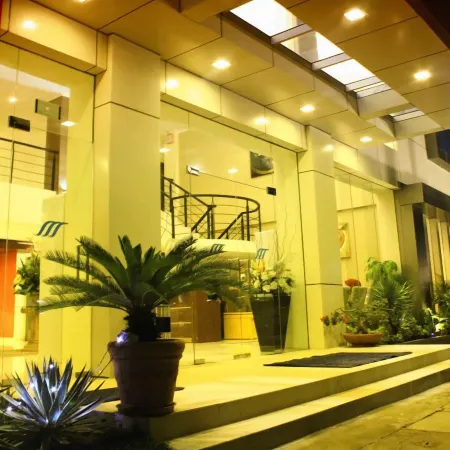 Royal Mamberamo Hotel Отели в г. Соронг