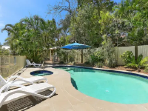 Chez Noosa Holiday Apartments