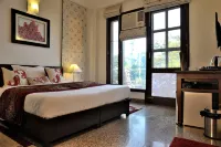 Redbrick Villa Hotels near Duke Horse Riding Club