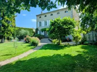 Villa Rhôna Hotels in Albon