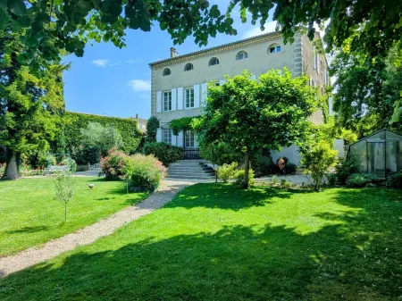 Villa Rhôna Отели в г. Давезьё