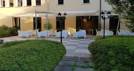 Hotel Terme di Castel San Pietro Отели в г. Gaiana
