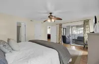 401 Yacht by AvantStay Marina View Pool Porch
