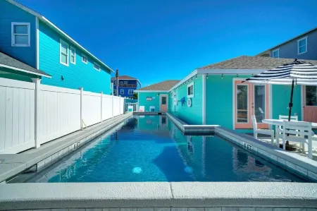 Peachy Palm by AvantStay Huge Private Pool