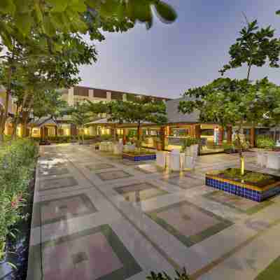 Mayfair Waves Hotel Exterior